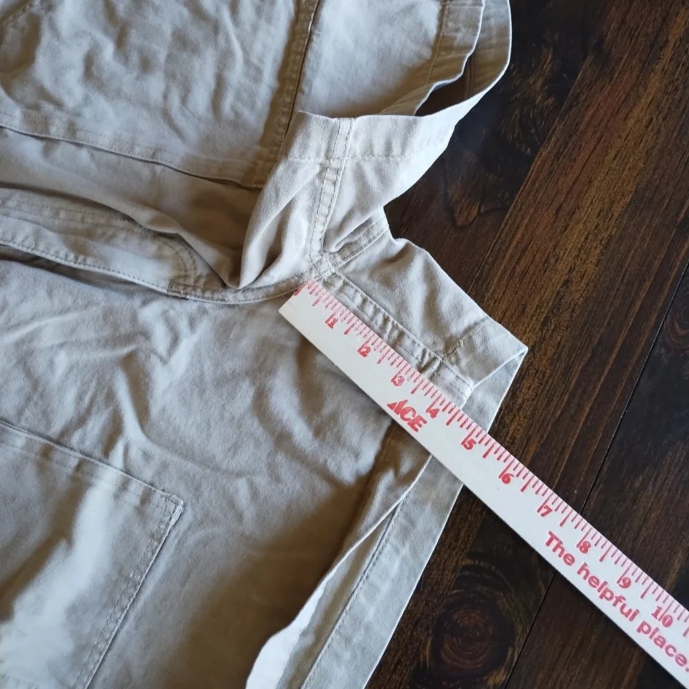 U. S. Apparel khaki Shorts, Size 40